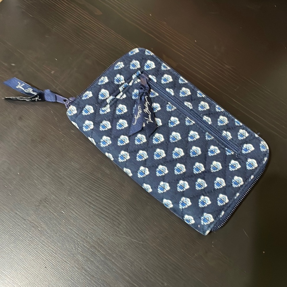 Vera Bradley zip closure wallet